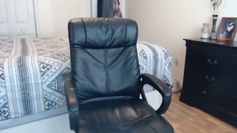 Snapshot of midsummernightsdream chatting on March 2025 04:41:01 PM MidsummerNightsDream online show from March 2025 04:41:01 PM