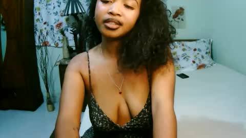 Snapshot of miel_07 chatting on May 2026 12:15:01 PM miel_07 online show from May 2026 12:15:01 PM