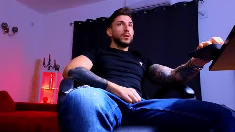 MightyAaron online show from September 2025 04:01:01 AM