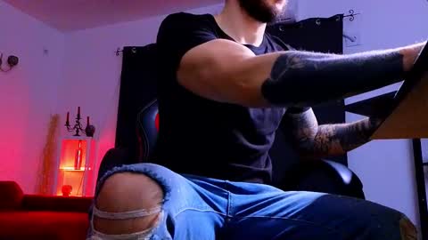 MightyAaron online show from December 2025 05:23:01 AM