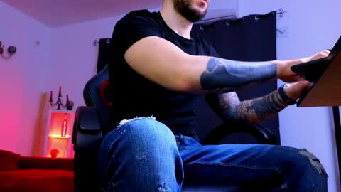 Snapshot of mightyaaron chatting on April 2026 02:20:02 AM MightyAaron online show from April 2026 02:20:02 AM