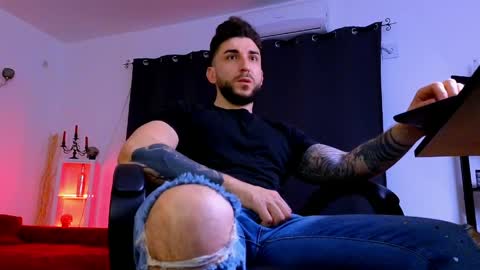 Snapshot of mightyaaron chatting on April 2026 01:27:01 AM MightyAaron online show from April 2026 01:27:01 AM