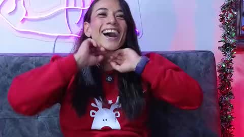 Snapshot of mightylaura chatting on December 2025 10:39:02 PM Laura online show from December 2025 10:39:02 PM