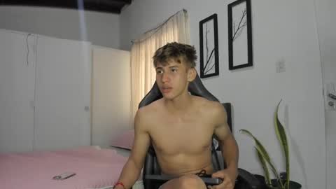 Snapshot of miguel_hz chatting on January 2025 02:51:02 PM Miguel Hernandez online show from January 2025 02:51:02 PM