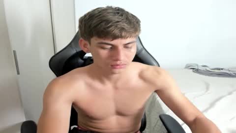 Snapshot of miguel_hz chatting on September 2025 01:27:02 PM Miguel Hernandez online show from September 2025 01:27:02 PM