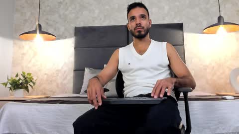 miguelsanfrancisco online show from September 2025 02:00:02 PM