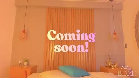 Mia online show from May 2026 11:29:02 AM