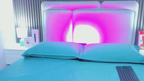 Snapshot of miia_cute18 chatting on February 2026 11:42:02 AM miia_cute18 online show from February 2026 11:42:02 AM