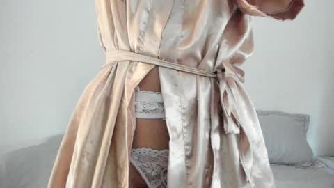 Snapshot of miia_evans01 chatting on November 2025 12:04:02 PM miia_evans01 online show from November 2025 12:04:02 PM