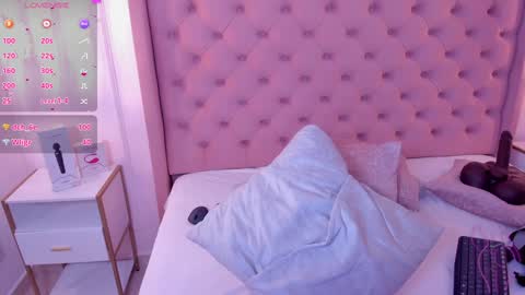 Snapshot of miia_schwarz chatting on January 2025 11:51:01 PM Miia Schwarz online show from January 2025 11:51:01 PM