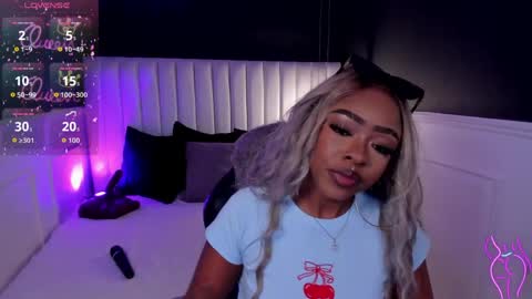 Snapshot of miia_schwarz chatting on April 2026 11:53:02 PM Miia Schwarz online show from April 2026 11:53:02 PM