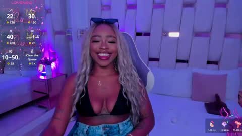 Snapshot of miia_schwarz chatting on April 2026 09:19:01 PM Miia Schwarz online show from April 2026 09:19:01 PM