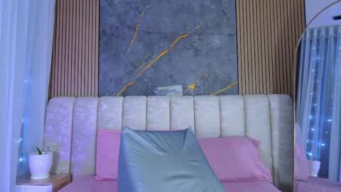 miia scoott  online show from May 2026 11:59:01 AM