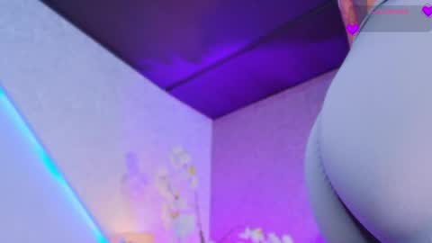 miia_sttone online show from May 2026 04:12:02 PM