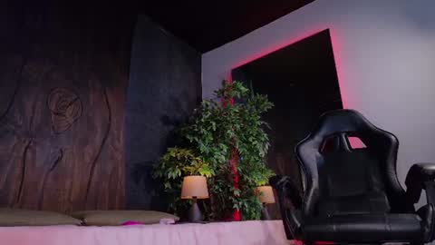 miia_sttone online show from July 2026 06:20:01 PM