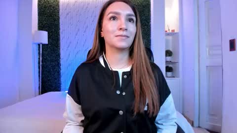 Miia 3 online show from December 2025 11:39:02 AM