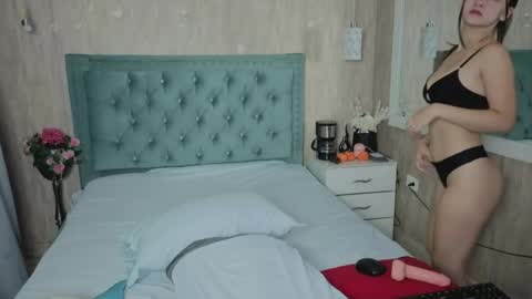 miia_velvett online show from April 2026 03:29:01 PM