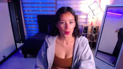 miiaa_evans1 online show from October 2025 07:57:02 PM