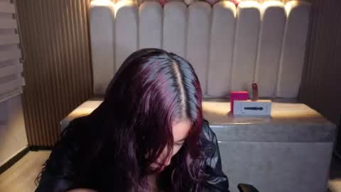 miiaa_evans1 online show from July 2026 02:35:02 PM