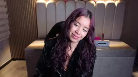 miiaa_evans1 online show from July 2026 03:32:01 PM