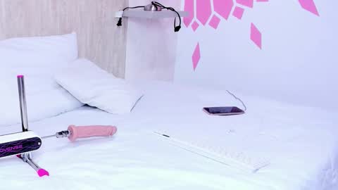 miiaa_m online show from March 2026 07:25:01 PM