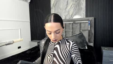 Snapshot of miiaamonroee chatting on January 2025 08:07:02 PM Mia Monroe online show from January 2025 08:07:02 PM