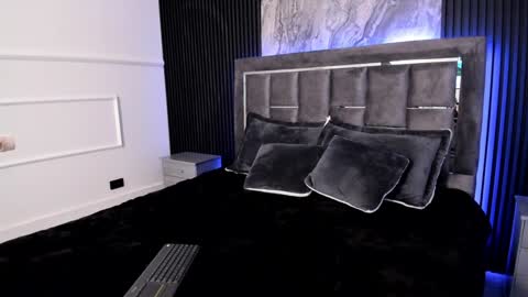 Snapshot of miiaamonroee chatting on January 2025 07:24:01 PM Mia Monroe online show from January 2025 07:24:01 PM