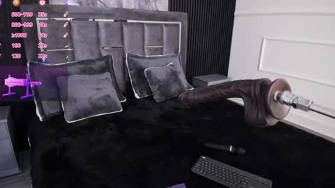 Snapshot of miiaamonroee chatting on January 2025 08:48:02 PM Mia Monroe online show from January 2025 08:48:02 PM