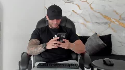 Snapshot of miike_stone1 chatting on September 2025 01:00:01 PM Daniel online show from September 2025 01:00:01 PM