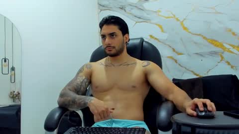 Snapshot of miike_stone1 chatting on October 2025 01:20:01 PM Daniel online show from October 2025 01:20:01 PM