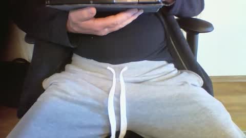 mik online show from September 2025 10:28:01 AM