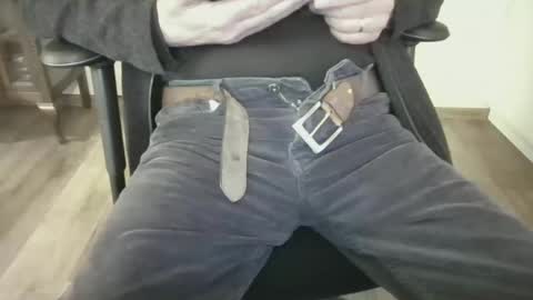 mik online show from December 2025 02:33:01 PM