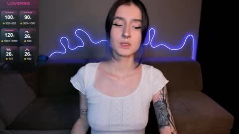 Snapshot of mika_reid chatting on September 2025 07:16:01 PM Mika online show from September 2025 07:16:01 PM