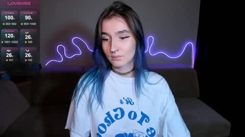 Snapshot of mika_reid chatting on September 2025 04:56:01 PM Mika online show from September 2025 04:56:01 PM