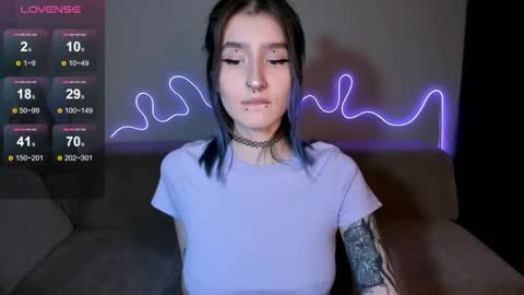 Snapshot of mika_reid chatting on October 2025 05:45:01 PM Mika online show from October 2025 05:45:01 PM