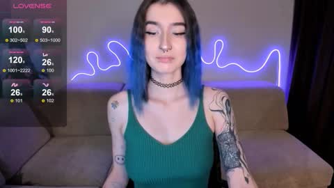 Snapshot of mika_reid chatting on October 2025 01:10:01 PM Mika online show from October 2025 01:10:01 PM