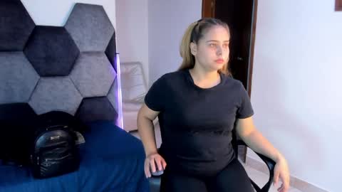 Mikaela blondie bigass online show from May 2026 06:48:02 PM