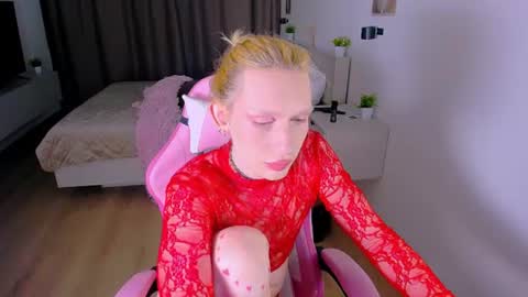 mikaella_nicole online show from July 2026 05:37:02 PM