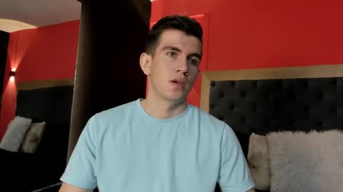 Snapshot of mikaelslow chatting on September 2025 10:48:02 AM mikael online show from September 2025 10:48:02 AM