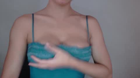 Snapshot of mikahdos chatting on October 2025 07:45:02 AM SORAYA online show from October 2025 07:45:02 AM