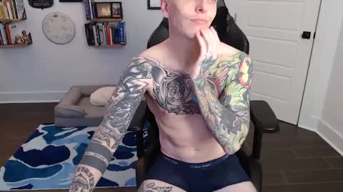 Snapshot of mikahishung chatting on December 2024 07:46:02 PM MikahisHung online show from December 2024 07:46:02 PM