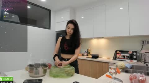 Snapshot of mikakimura chatting on February 2025 12:39:01 PM Miko now i live in Vietnam online show from February 2025 12:39:01 PM