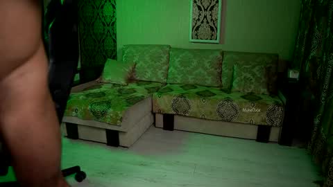 Snapshot of mike0xx chatting on November 2025 11:14:01 AM mike0xx online show from November 2025 11:14:01 AM