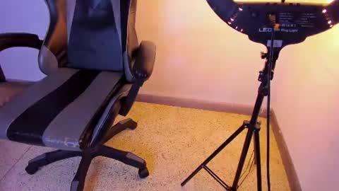 Mike  online show from July 2026 11:17:02 AM