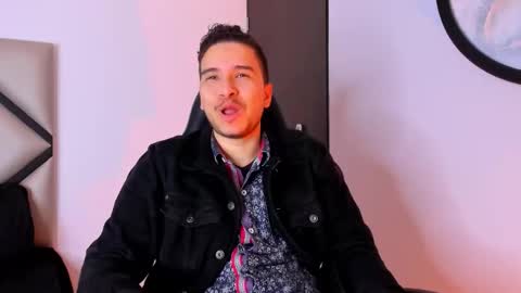 Snapshot of mike_257_ chatting on October 2025 12:05:02 PM Mike online show from October 2025 12:05:02 PM