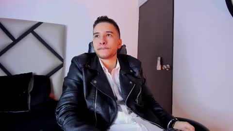 Snapshot of mike_257_ chatting on October 2025 11:47:02 AM Mike online show from October 2025 11:47:02 AM