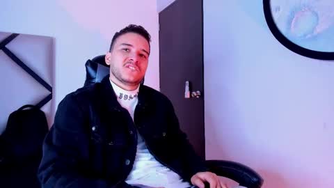 Snapshot of mike_257_ chatting on November 2025 12:07:02 PM Mike online show from November 2025 12:07:02 PM