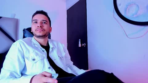 Snapshot of mike_257_ chatting on November 2025 11:42:02 AM Mike online show from November 2025 11:42:02 AM