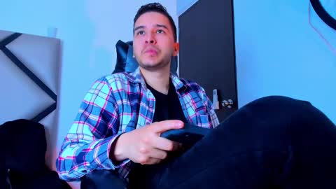 Snapshot of mike_257_ chatting on November 2025 12:27:02 PM Mike online show from November 2025 12:27:02 PM