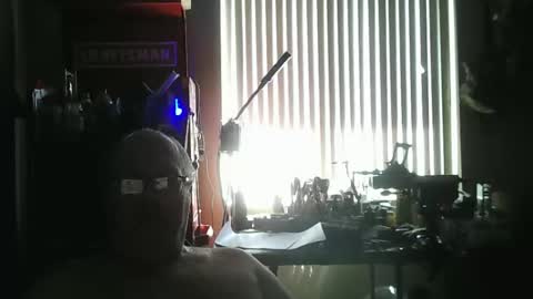 Snapshot of mike_allen4 chatting on April 2026 05:50:02 PM mike_allen4 online show from April 2026 05:50:02 PM